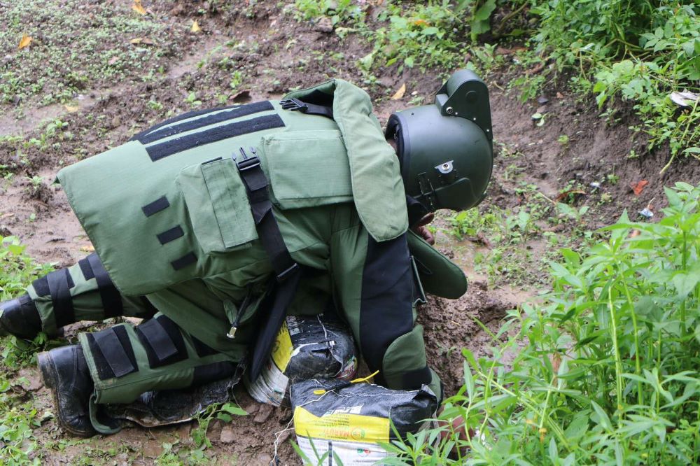 nepalarmy-bomb 1692889509.jpg